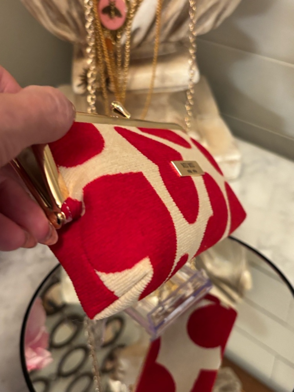 Miu Miu Cream Clutch with Red Heart Print and Gold Frame - Picture 6 of 13